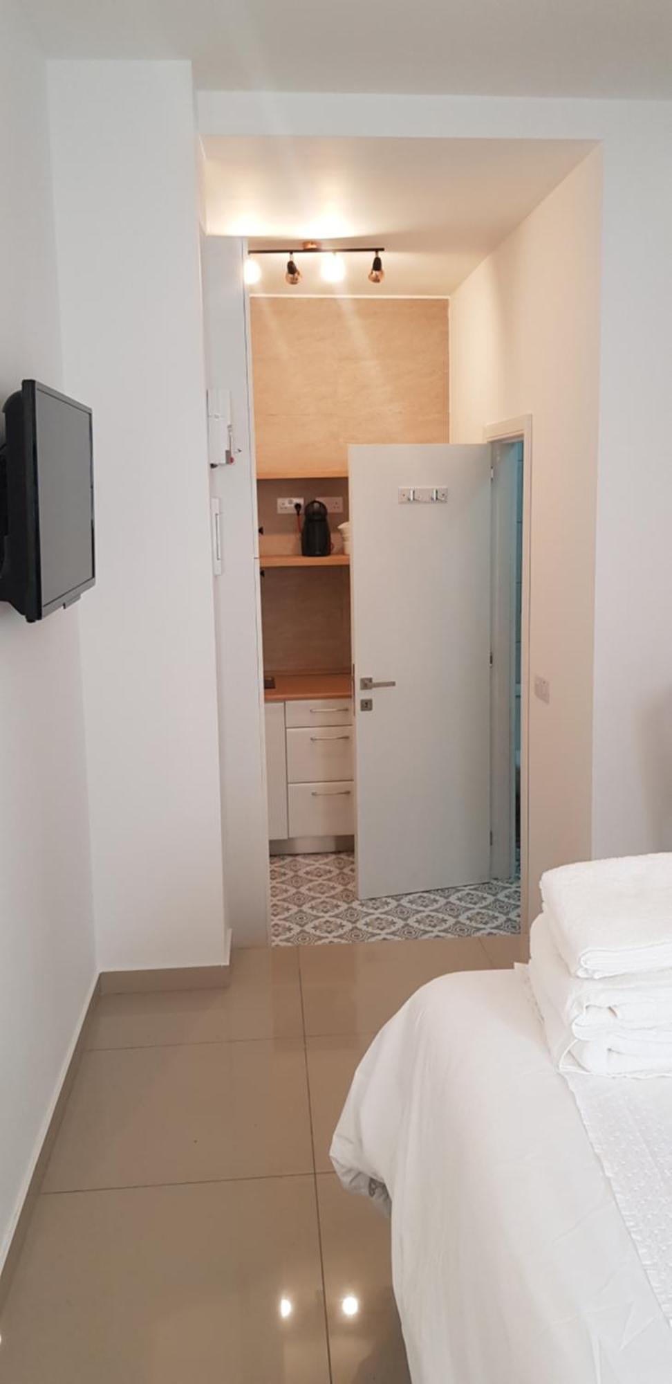 Bright & Modern Studio,Sliema Bagian luar foto