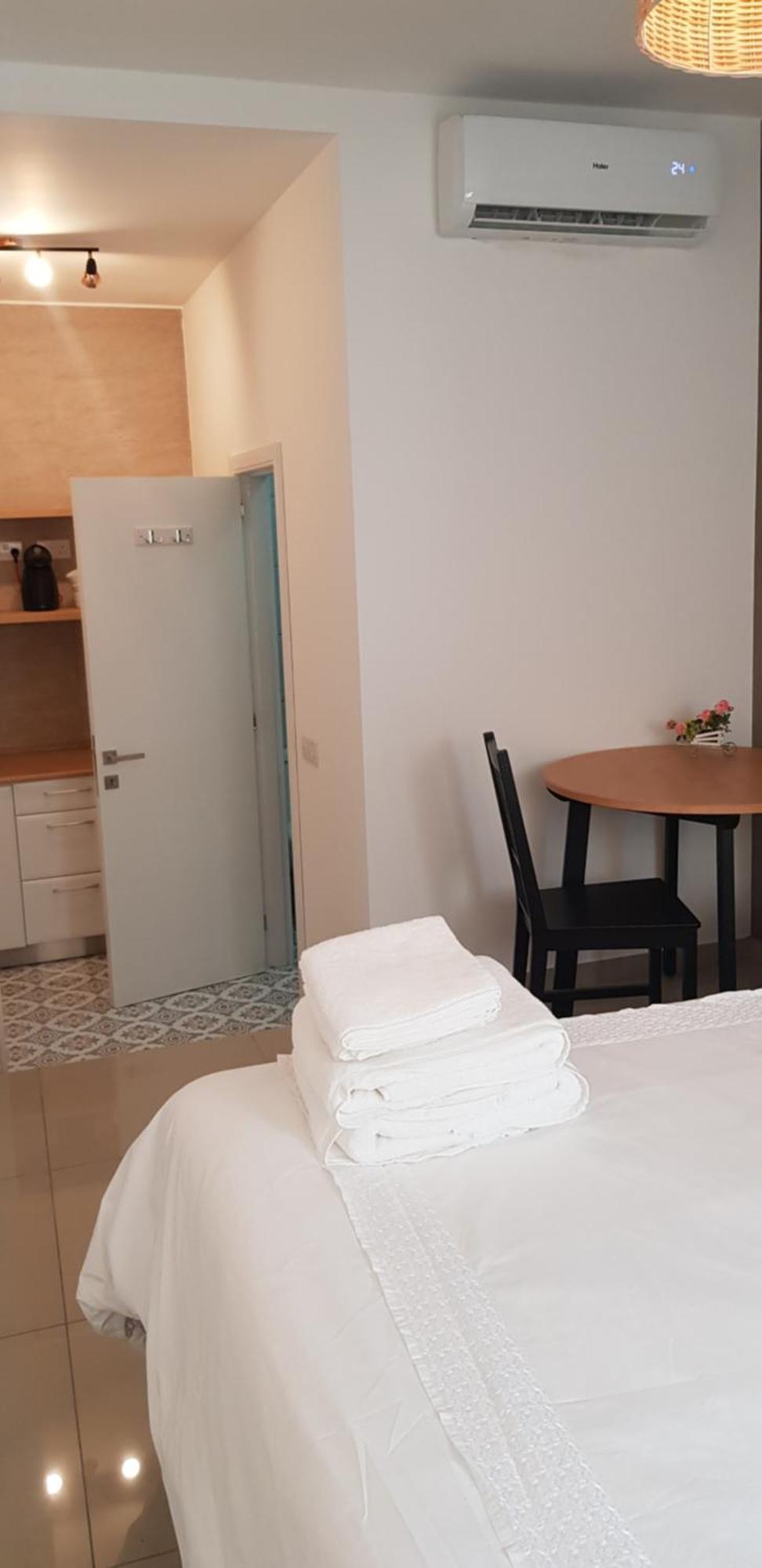 Bright & Modern Studio,Sliema Bagian luar foto